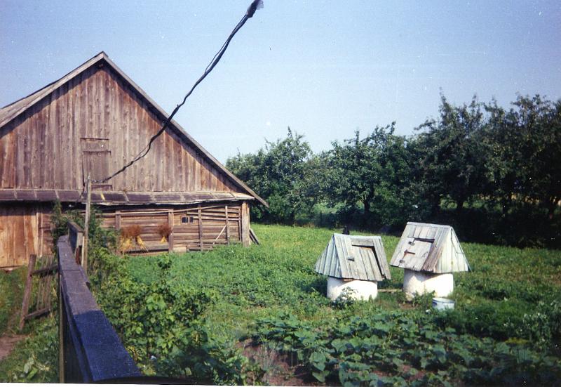 KKE 2430.jpg - Fot. Dom rodzinny, Komaje, 1985 r.